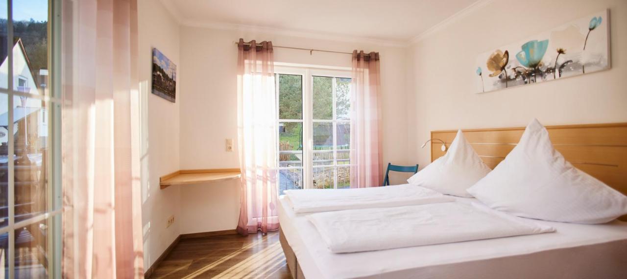 Weinhaus Lenz Hotel Briedern Eksteriør billede